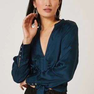 NWOT!! Anthropologie V-Neck Tie-Waist Blouse Navy XS